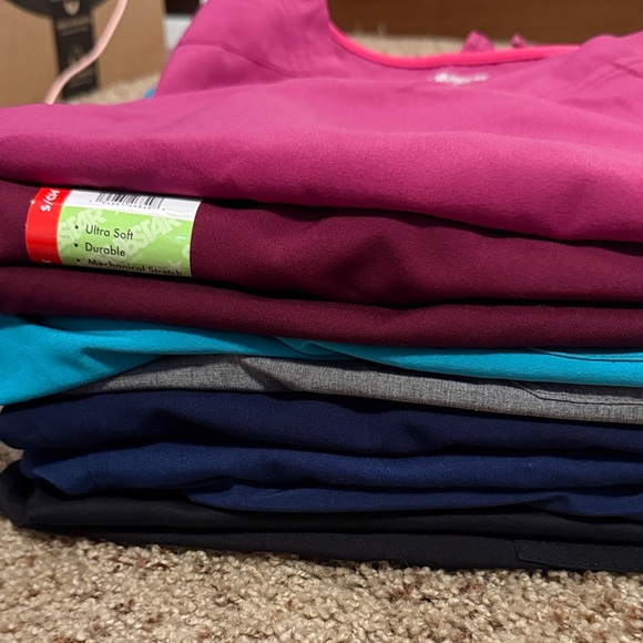 Assorted Scrub Tops XS/S (10 shirts total) - Picture 12 of 12